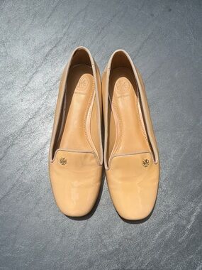 Tory Burch Patent Leather Loafers – Nude/Beige – 7
